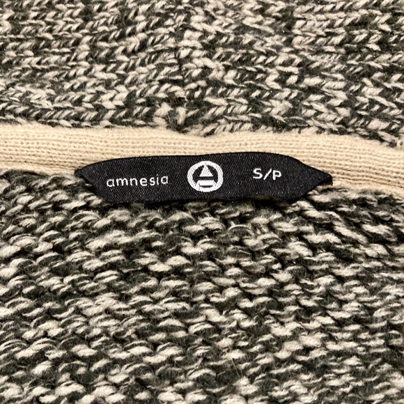 Roots-Style Sock Cardigan - Picture 2 of 3